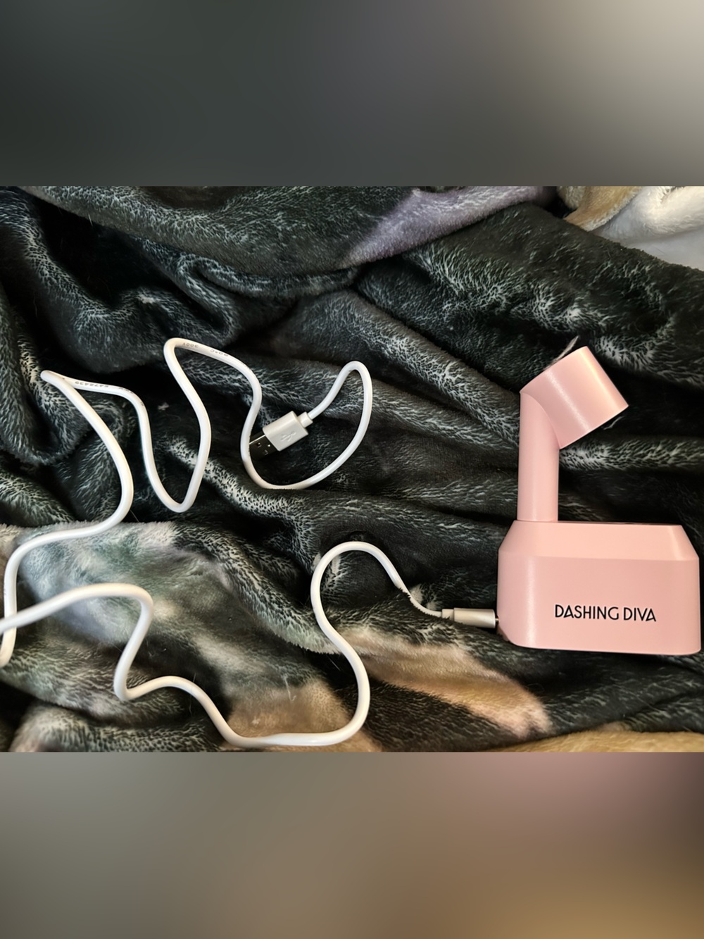 Dashing Diva Pink Portable UV Nail Light